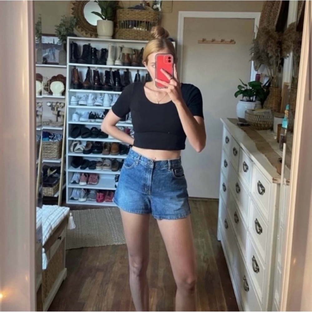 Vintage Lei high waisted denim shorts 100% cotton